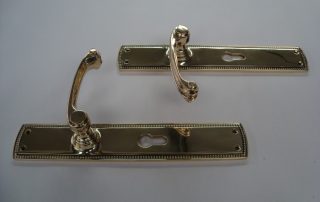 Lacquered Internal handles